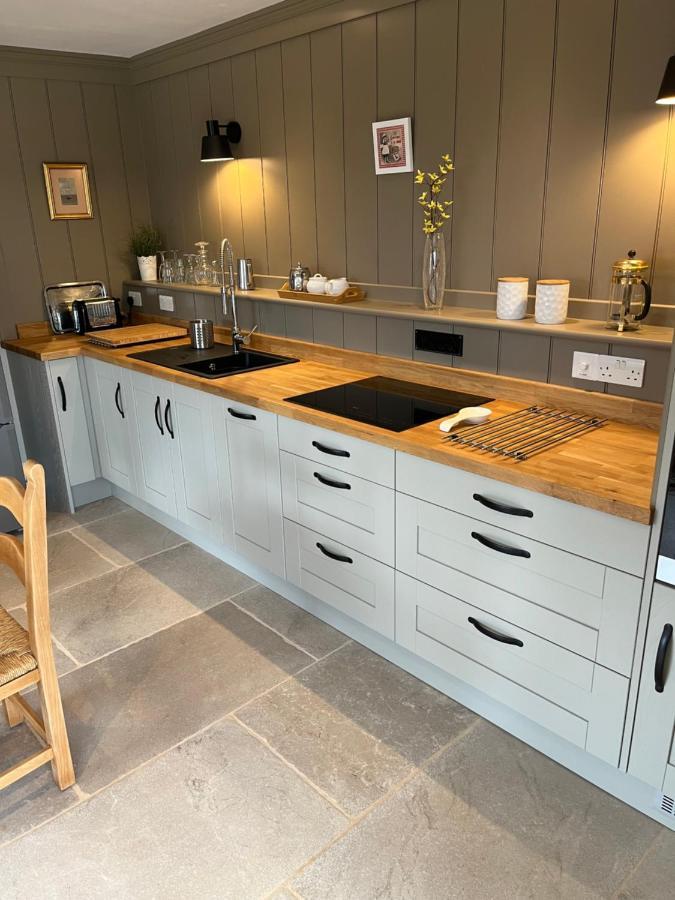 Luxury Lodge @ Ewen Barn - Private 5* Retreat Cirencester Eksteriør bilde