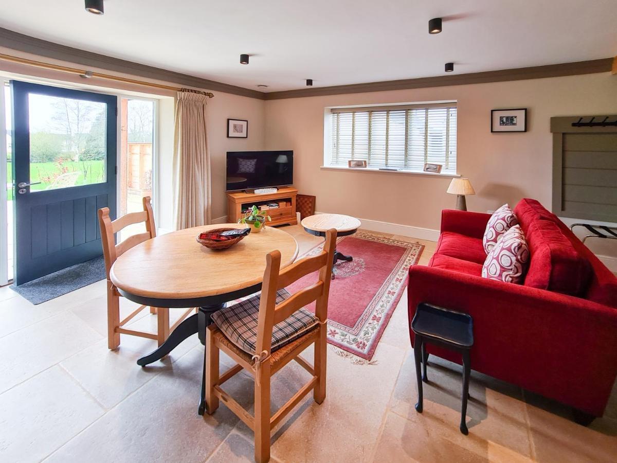 Luxury Lodge @ Ewen Barn - Private 5* Retreat Cirencester Eksteriør bilde